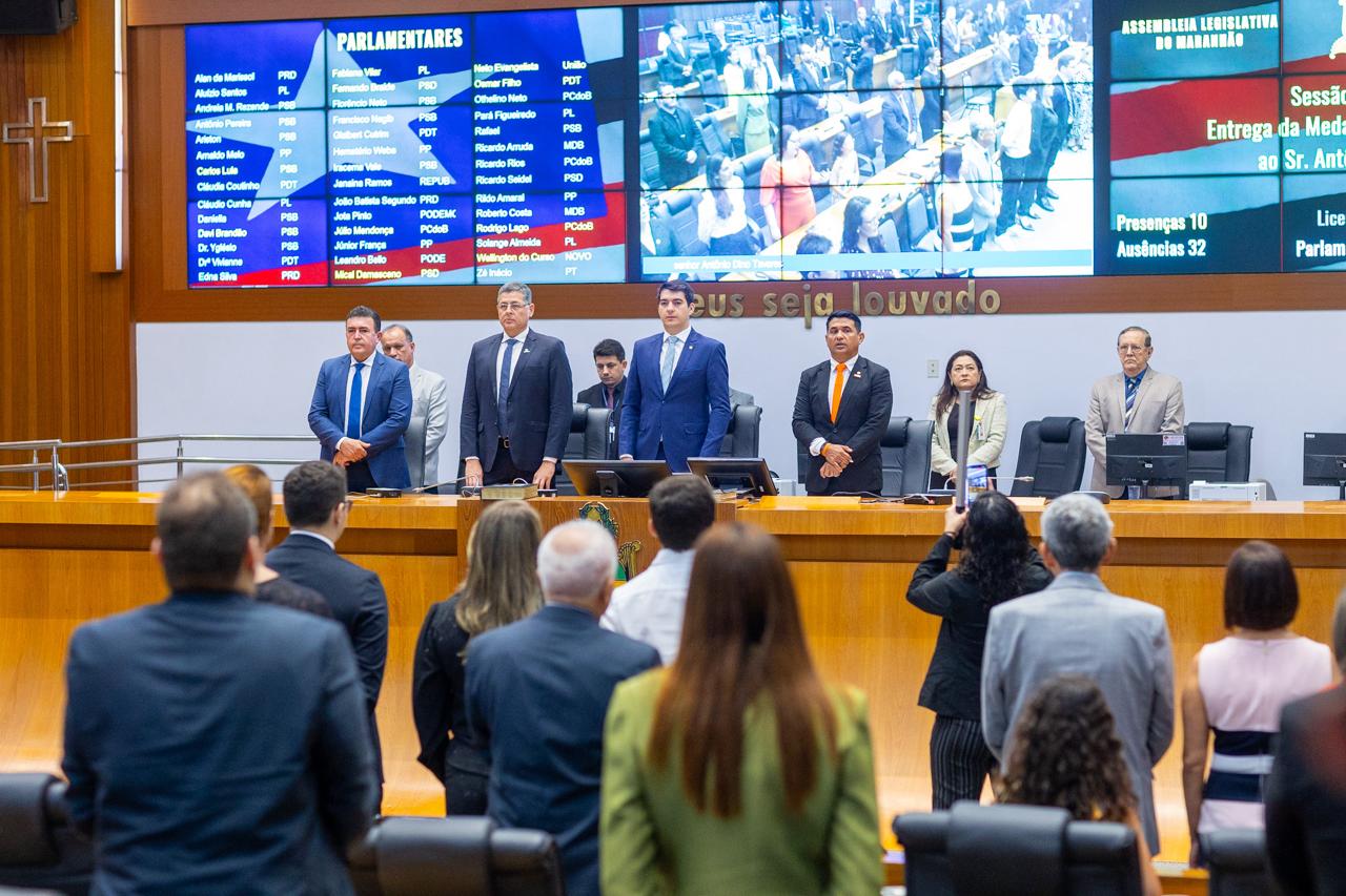 Entrega de Medalha a Antônio Dino